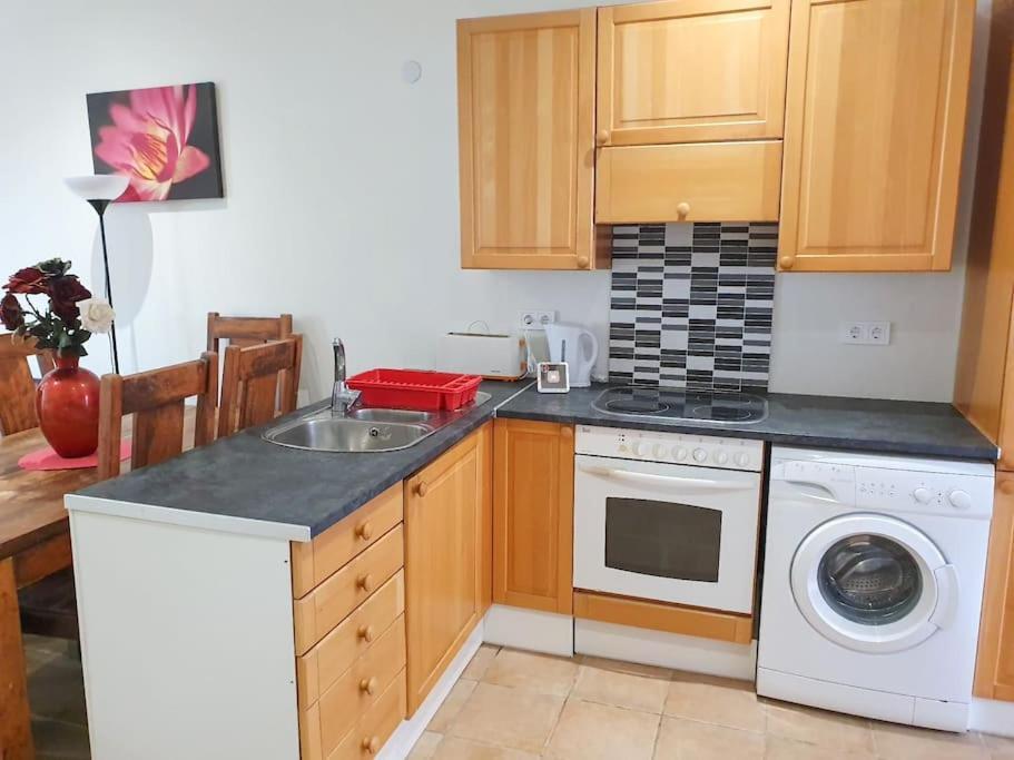 Appartement Magnifique A Avec Vue Sur Et Piscine, Jacuzzi, Chauffes, Chauffe Payant Benalmádena