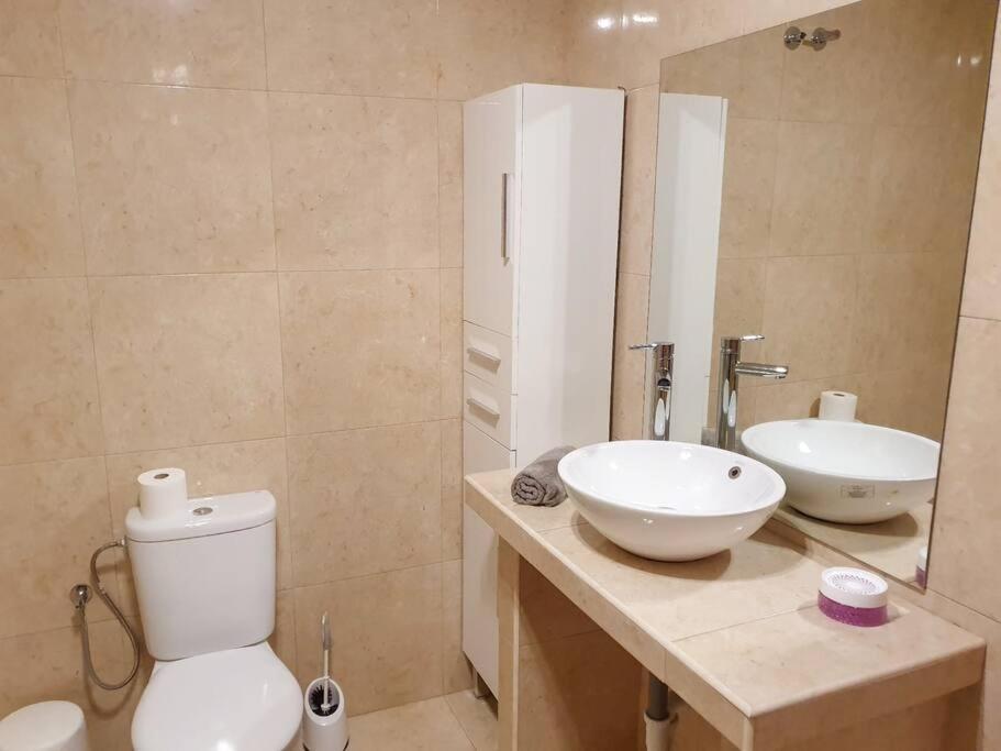 Appartement Magnifique A Avec Vue Sur Et Piscine, Jacuzzi, Chauffes, Chauffe Payant *