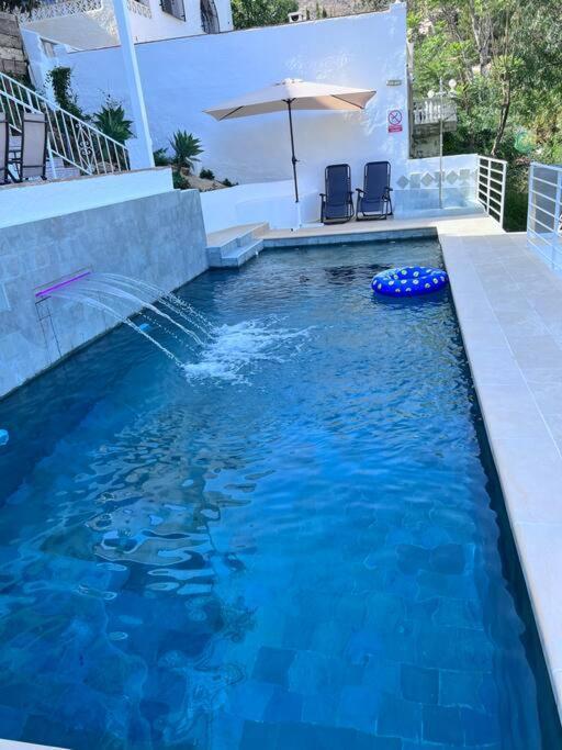 Appartement Magnifique A Avec Vue Sur Et Piscine, Jacuzzi, Chauffes, Chauffe Payant *