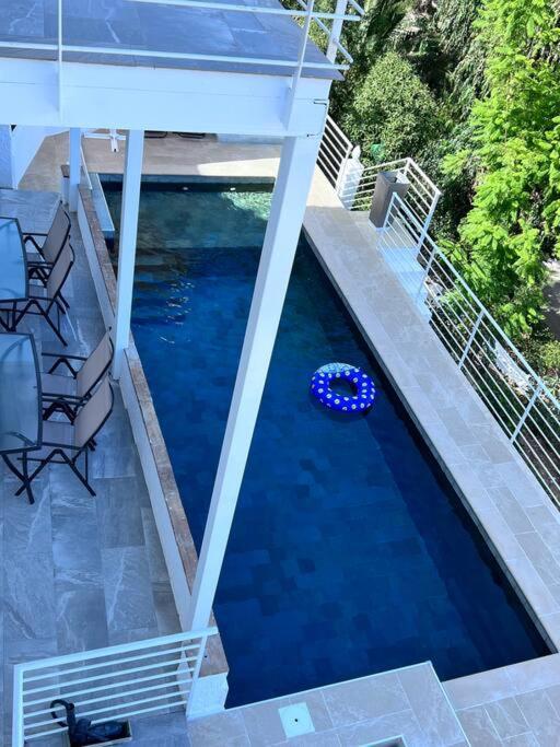 Appartement Magnifique A Avec Vue Sur Et Piscine, Jacuzzi, Chauffes, Chauffe Payant