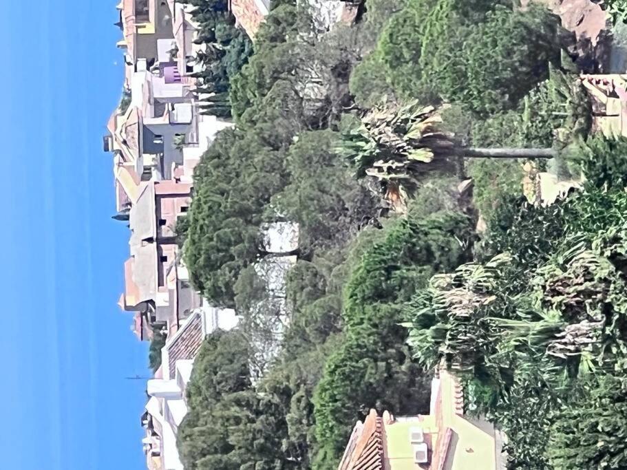 Magnifique A Avec Vue Sur Et Piscine, Jacuzzi, Chauffes, Chauffe Payant *
