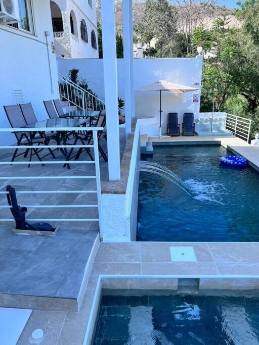 Appartement Magnifique A Avec Vue Sur Et Piscine, Jacuzzi, Chauffes, Chauffe Payant *