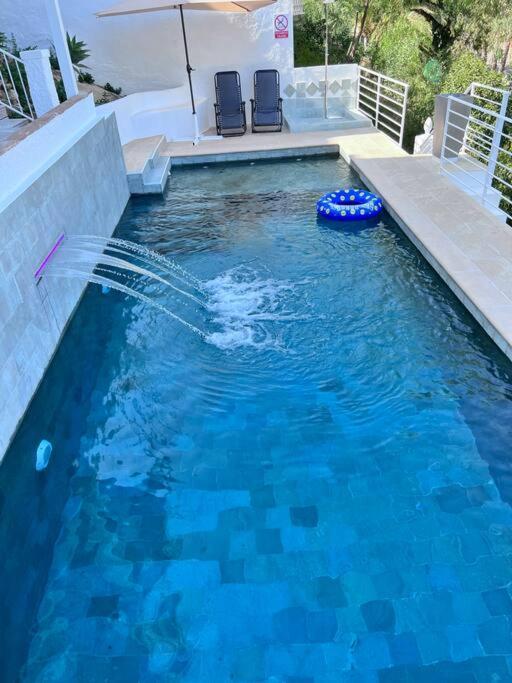 Appartement Magnifique A Avec Vue Sur Et Piscine, Jacuzzi, Chauffes, Chauffe Payant