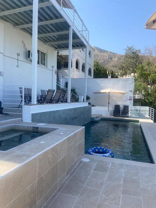 Magnifique A Avec Vue Sur Et Piscine, Jacuzzi, Chauffes, Chauffe Payant Appartement *