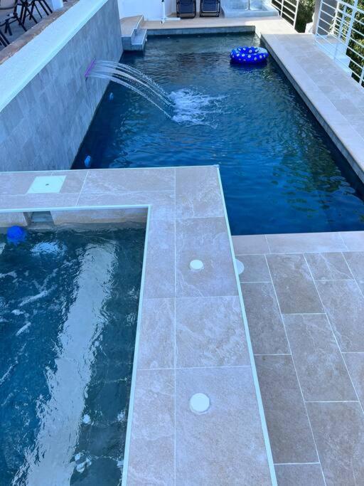 Magnifique A Avec Vue Sur Et Piscine, Jacuzzi, Chauffes, Chauffe Payant Appartement *