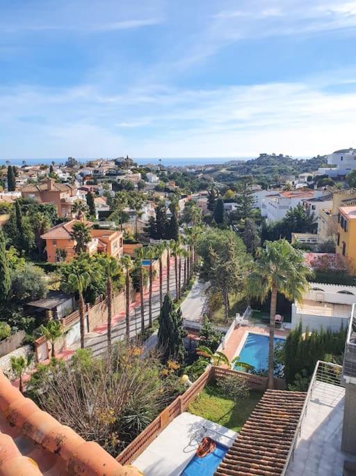 Appartement Magnifique A Avec Vue Sur Et Piscine, Jacuzzi, Chauffes, Chauffe Payant