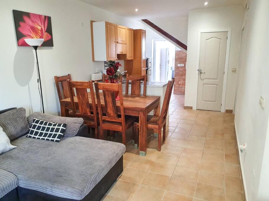 Appartement Magnifique A Avec Vue Sur Et Piscine, Jacuzzi, Chauffes, Chauffe Payant *